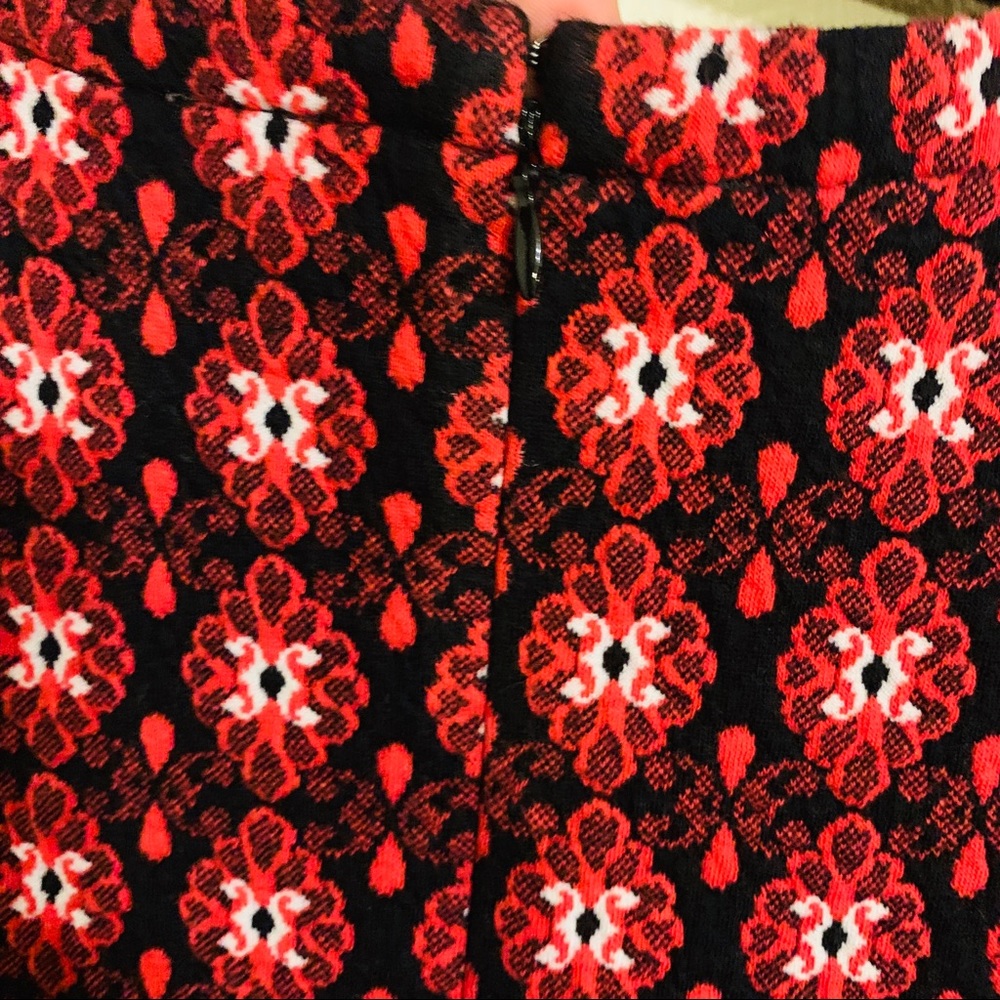 Loft Dress Medium Tall - Picture 5 of 10